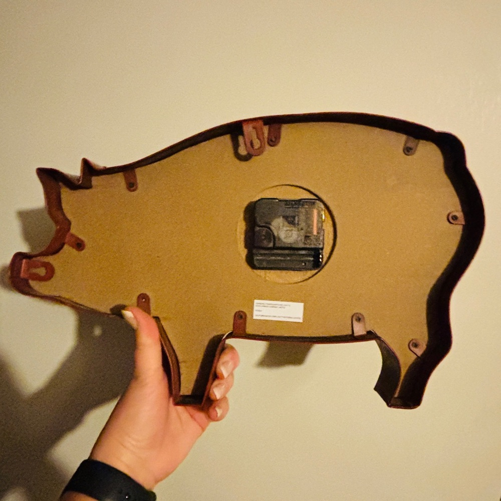Black Pig-Shaped Wall Clock - Picture 4 of 4